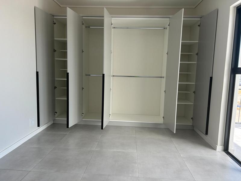 To Let 1 Bedroom Property for Rent in Sandown Western Cape